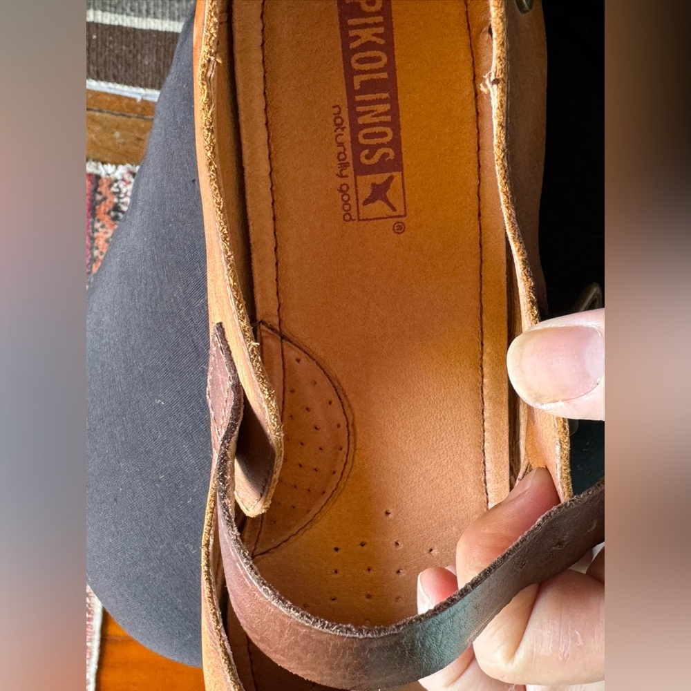 Pikolinos 11 Women two tone Leather Mary Jane Kitten heels ($199 retail) - Picture 5 of 13